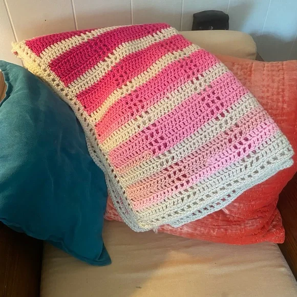 Vintage Handmade pink striped afghan throw blanket perfect for little gi… - Picture 5 of 9